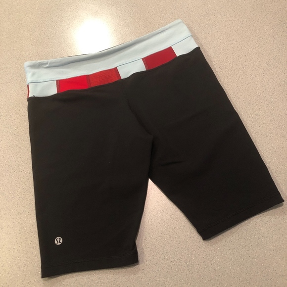 Lululemon Reverse Groove Short 8 Tall - Picture 3 of 5